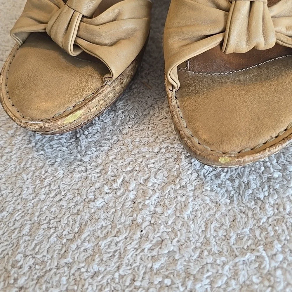 Born Driless Womens Monte Carlo Sandal Size 8 Tan Leather Slip-on Wedge Mule